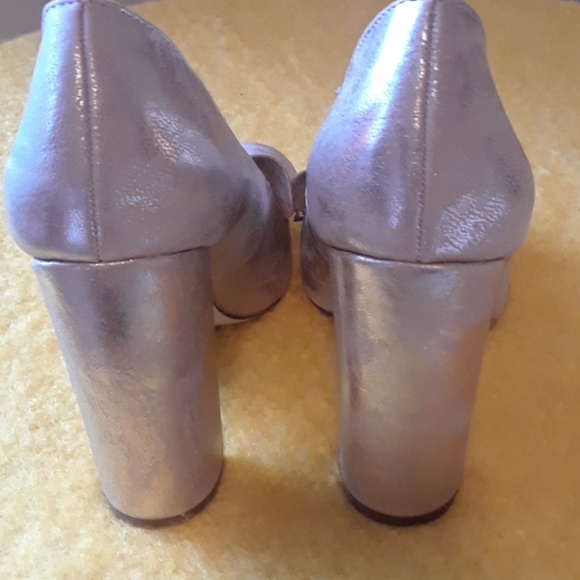 Shoes - Picture 2 of 6